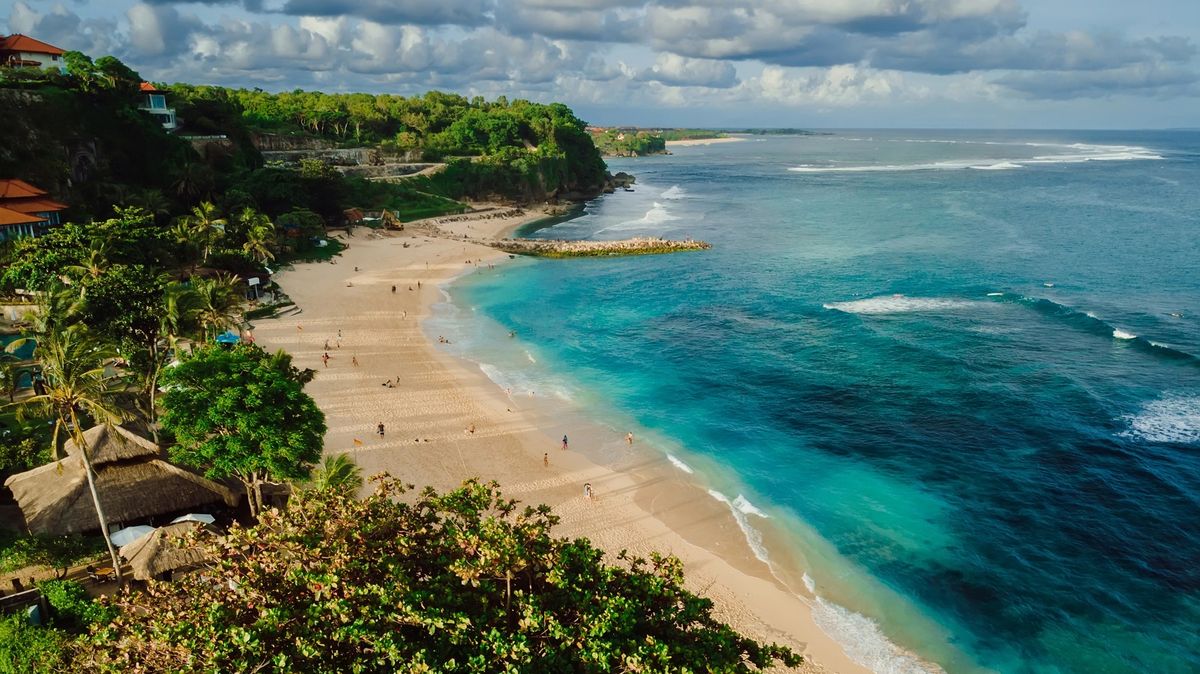 V Indonésii platí zákaz mimomanželského sexu a společného bydlení nesezdaných párů. Týká se i zahraničních turistů